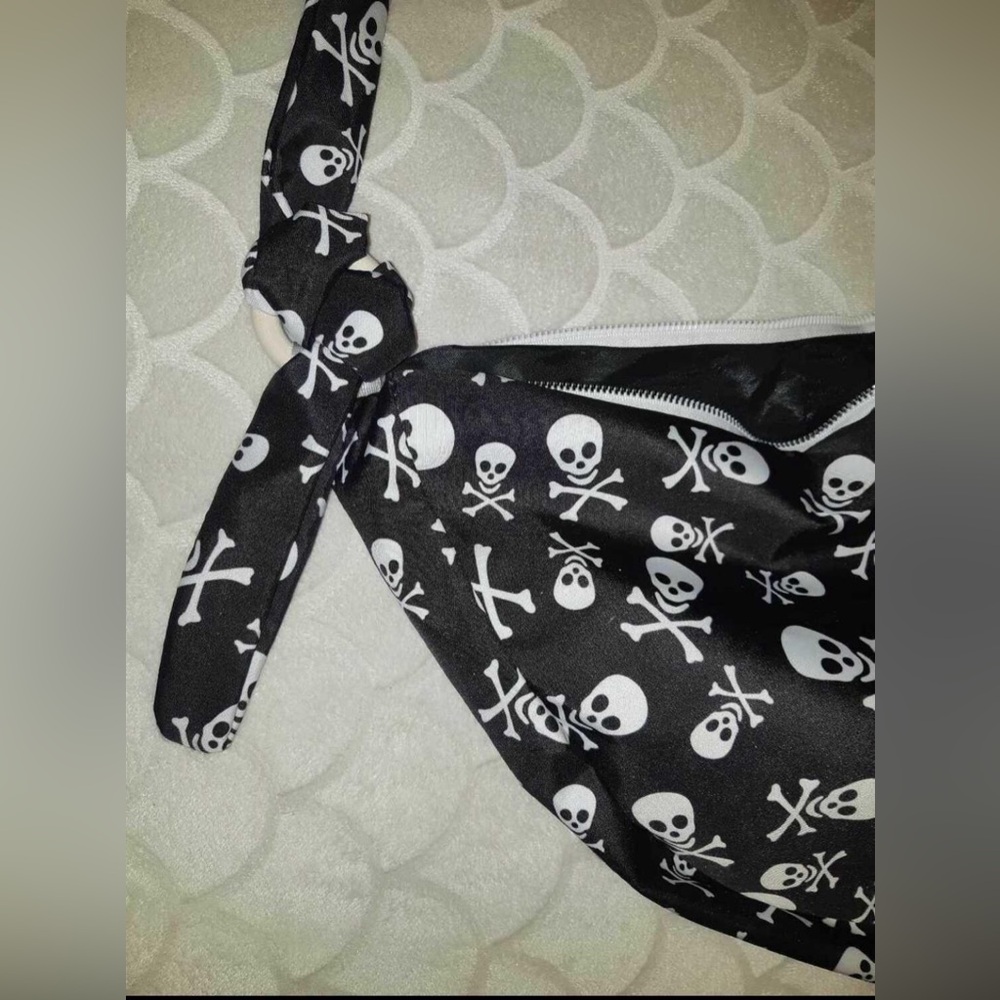 BNW/OT beautiful black and white skull shoulder bag Crossbody bag with zipper - Picture 4 of 4